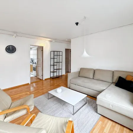 Apartment Family & Business Friendly 2br By 31 *