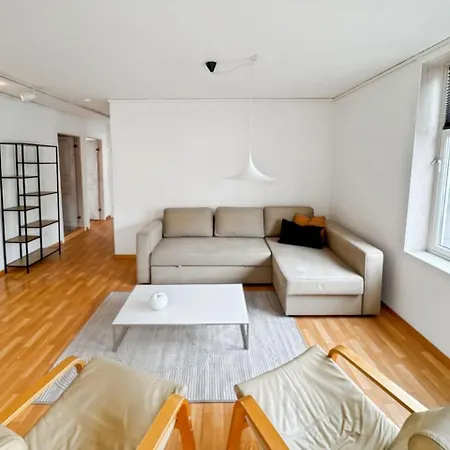 Apartment Family & Business Friendly 2br By 31