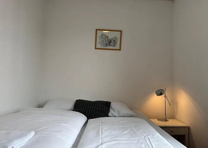 Family & Business Friendly 2br By 31 *