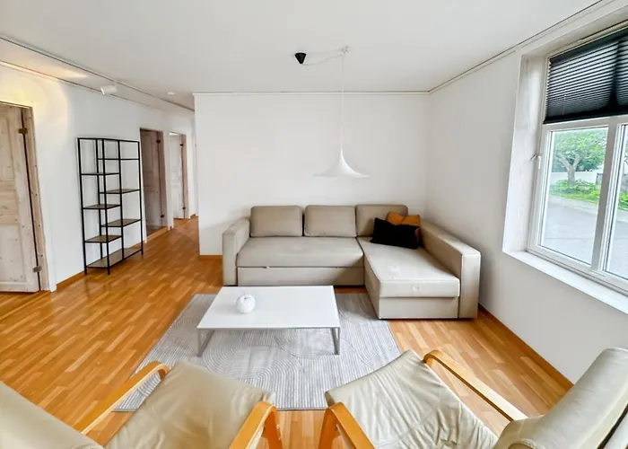 Family & Business Friendly 2br By 31 *