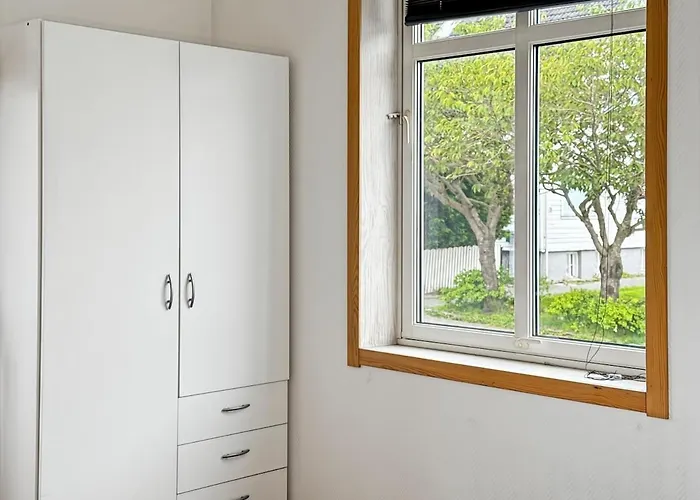 Family & Business Friendly 2br By 31 *