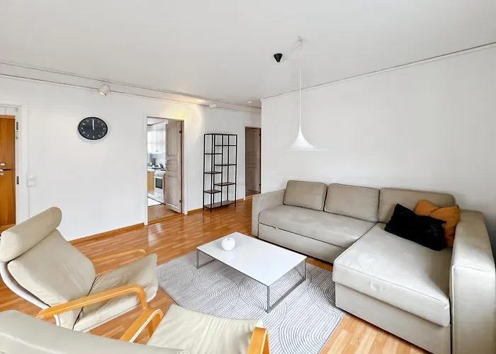 Apartment Family & Business Friendly 2br By 31 *