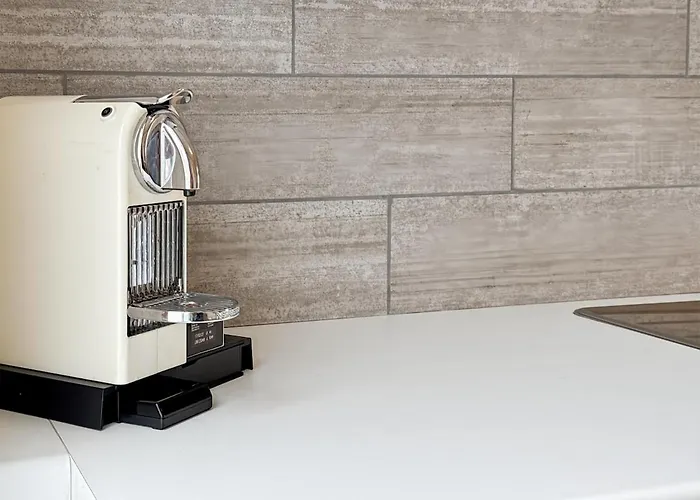 Family & Business Friendly 2br By 31 *